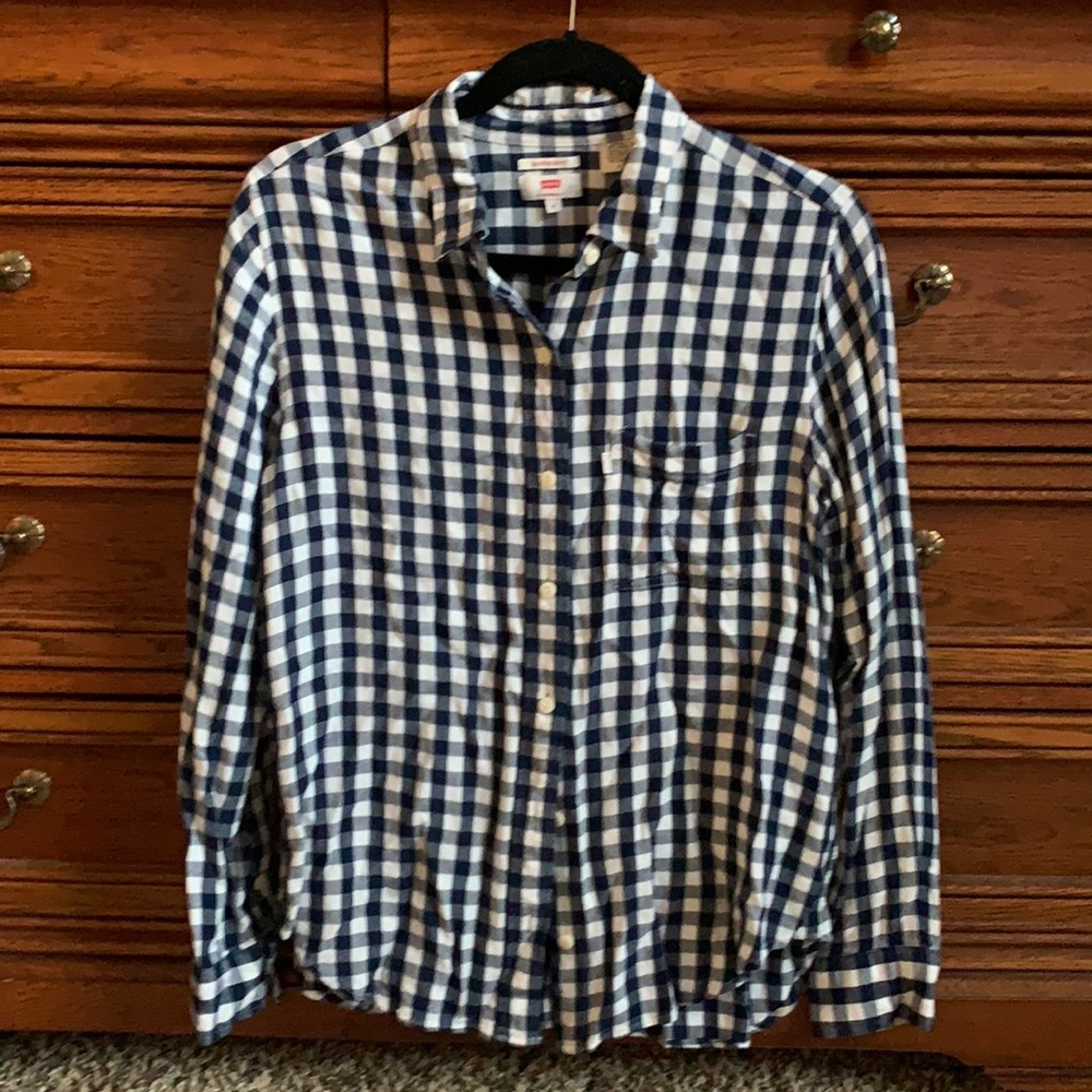 Levi’s Gingham Boyfriend Fit Button Down Shirt - Picture 2 of 5